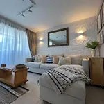 Francia Apartment