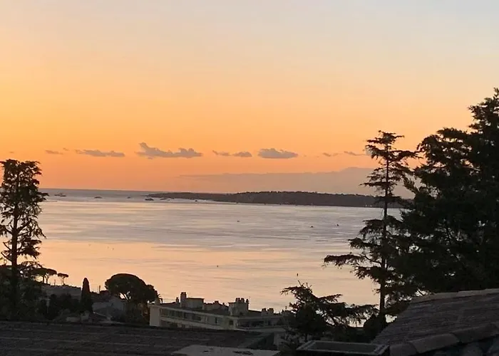 Francia Apartament *